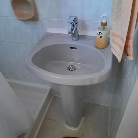 ゲストハウス Double With A Garden View リマソール